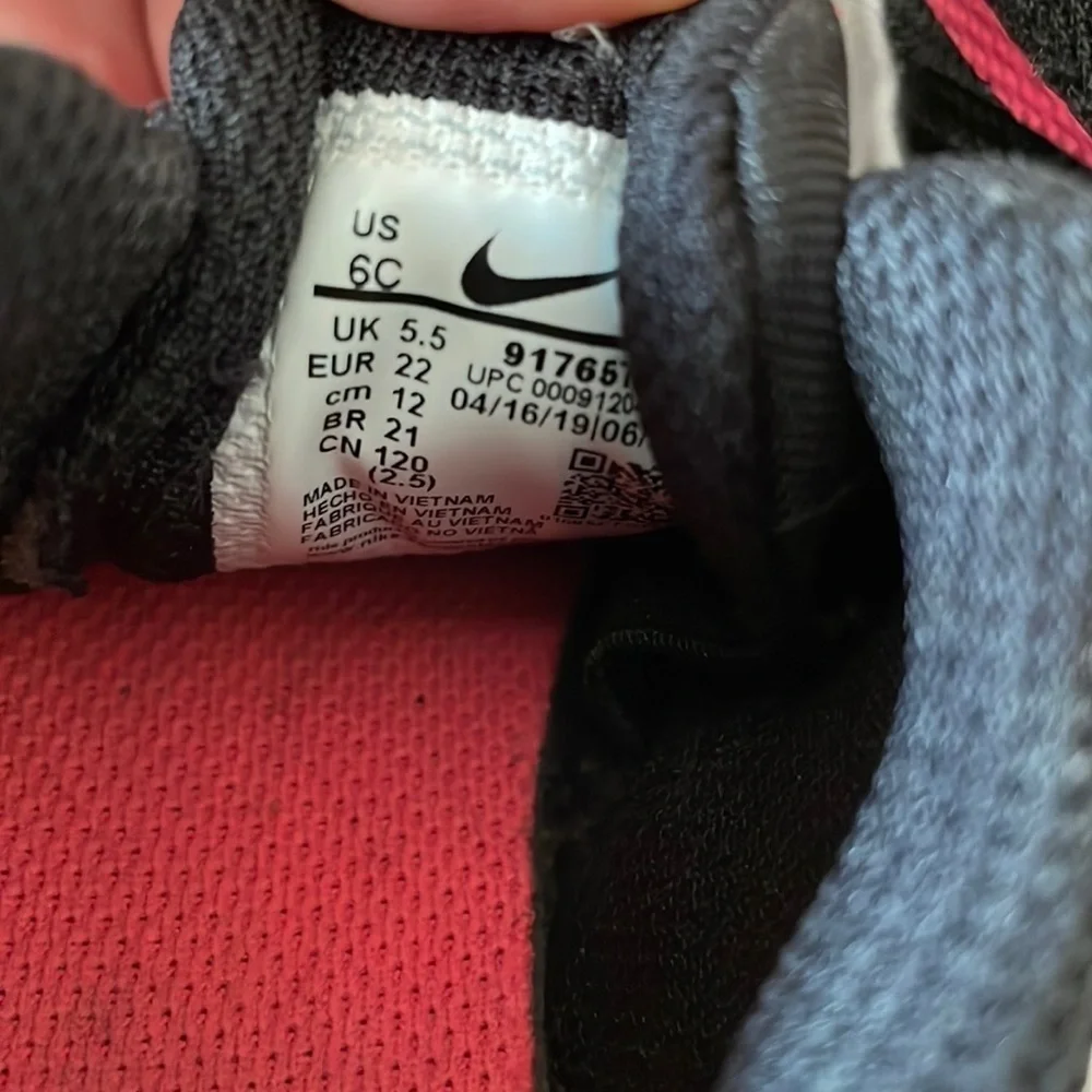 NIKE Air Sneakers Size 6C